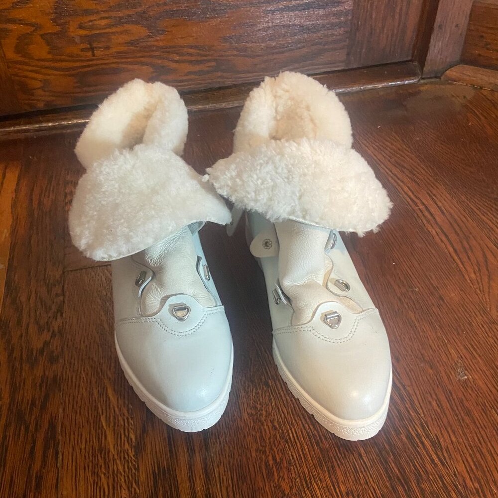 La Canadienne Apres Ski White Boots